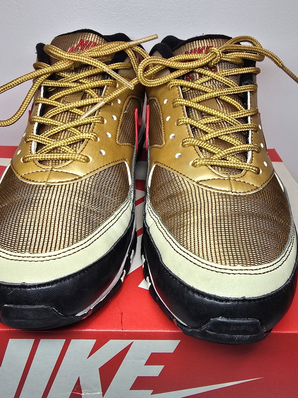 Nike Men's Gold/Red Air Max Lifestyle Sneakers - Picture 12 of 16